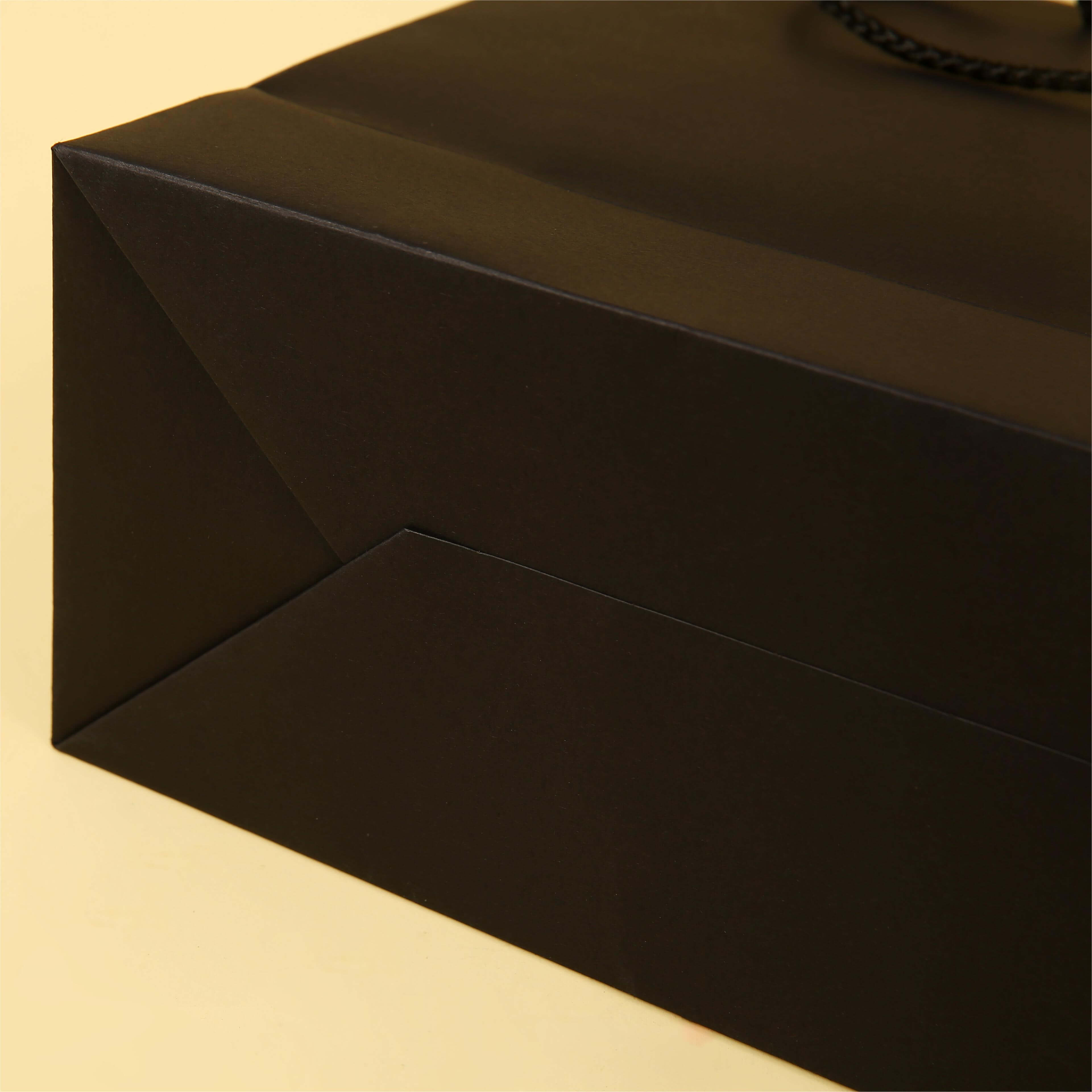Recyclable Biodegradable Europe Shopping Clothing Packaging Luxury Gift Custom Paper Bags with Your Own Logo for Small Business