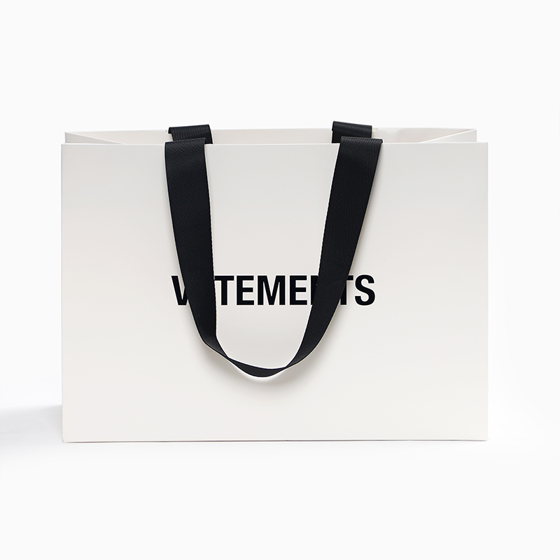 Custom Logo Printed Luxury Kraft Paper Bag Tote Bag Thickened Cosmetics Paper Bags for Clothing Store Supermarket