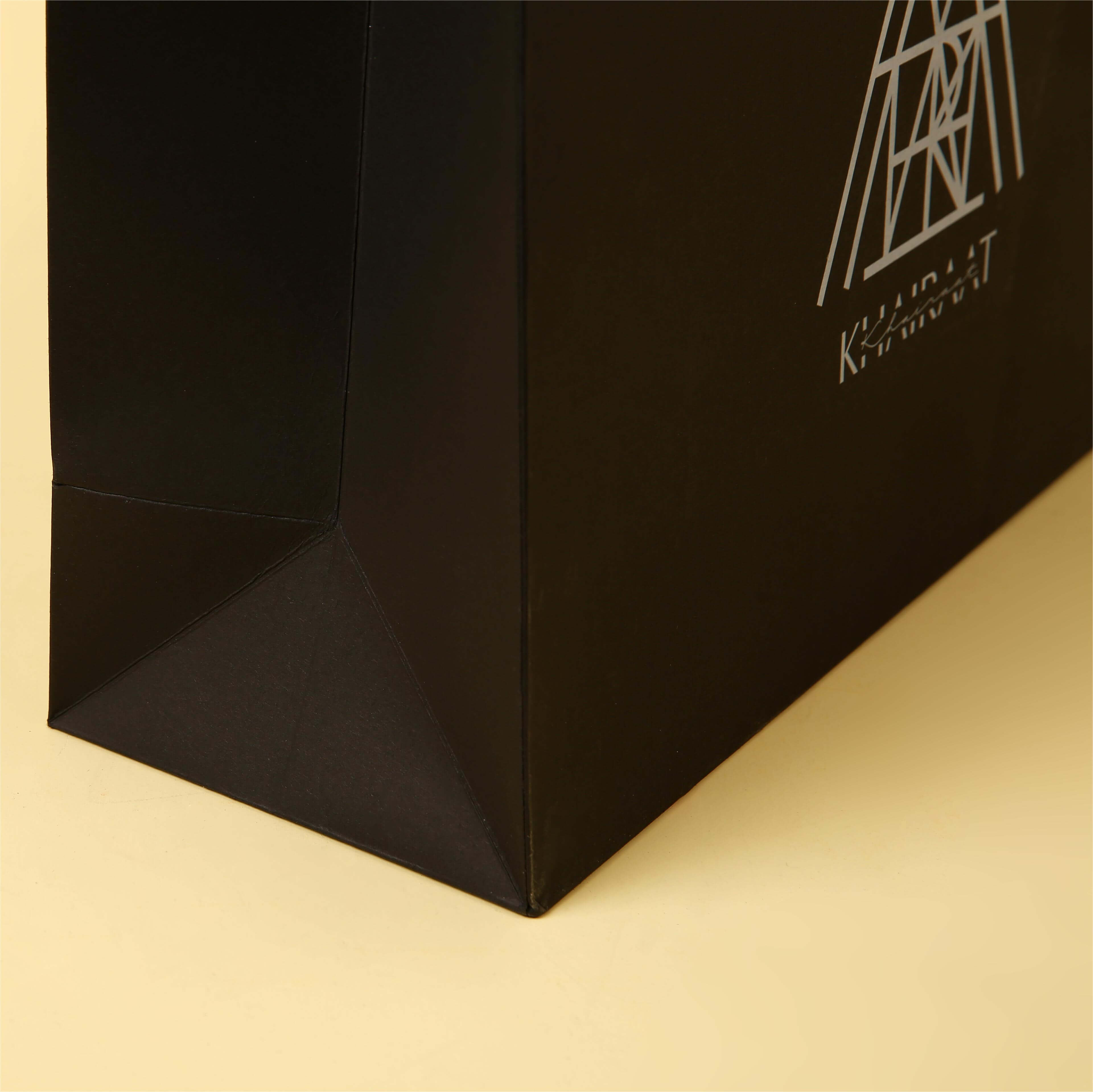 Recyclable Biodegradable Europe Shopping Clothing Packaging Luxury Gift Custom Paper Bags with Your Own Logo for Small Business