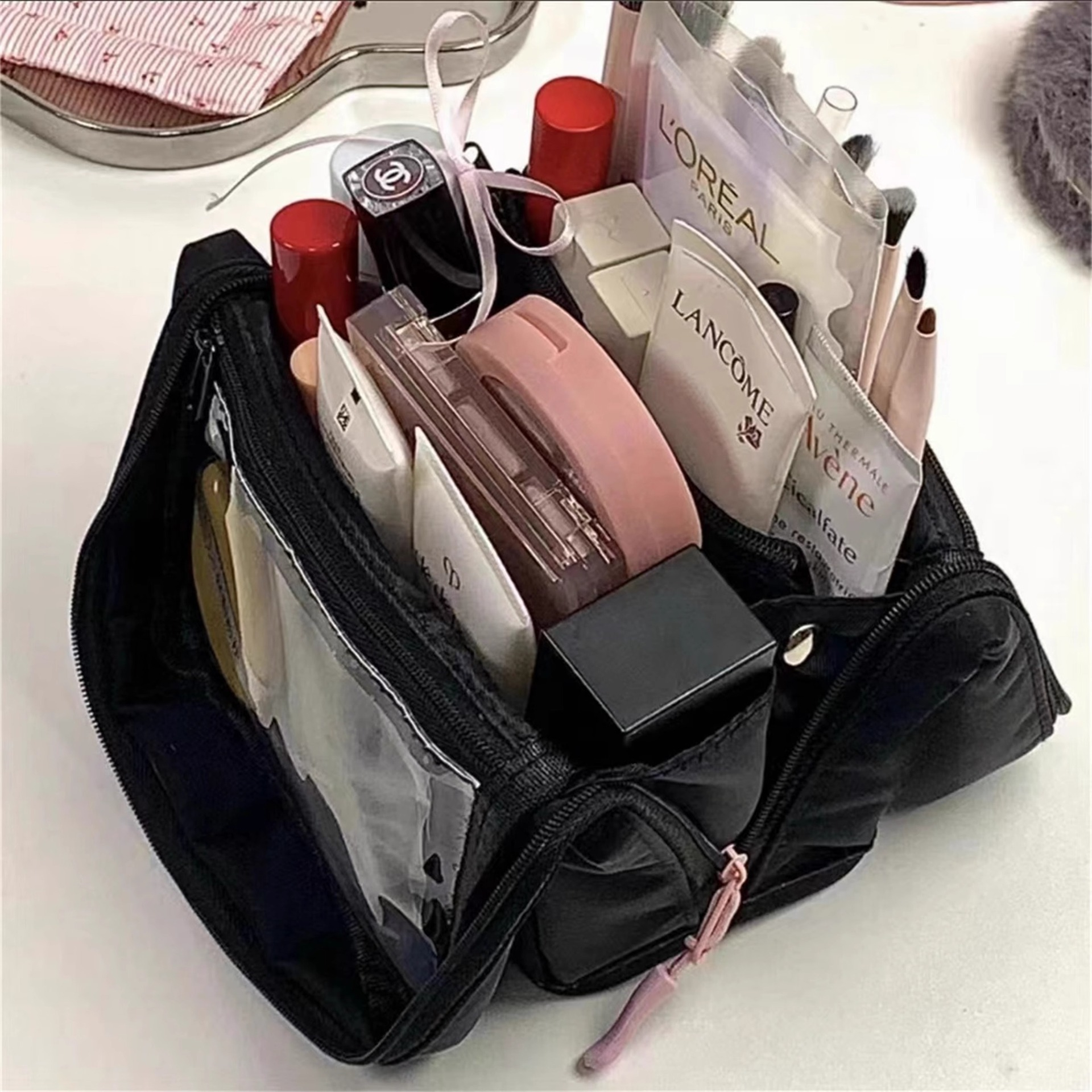 Custom Logo PU Leather Large Capacity Polka Dot Travel Makeup Bag Cosmetic Pouch With Smooth Zipper Closure And Carry Handle