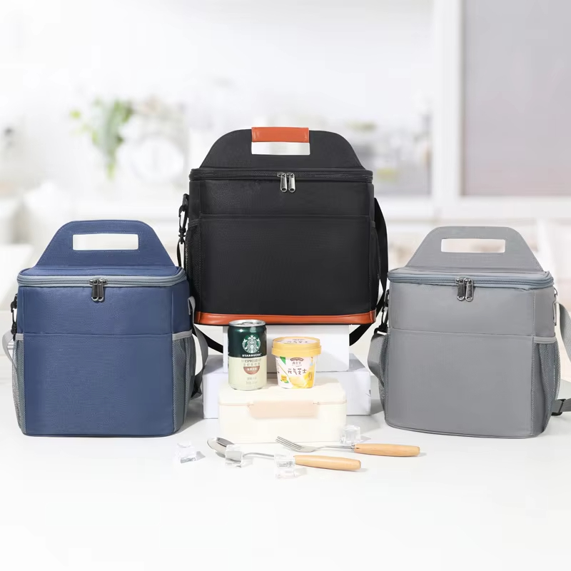 Factory Supply Custom Logo 600D Oxford Cooler Bag Large Picnic Usage Waterproof Cooler Lunch Bag for Frozen Food
