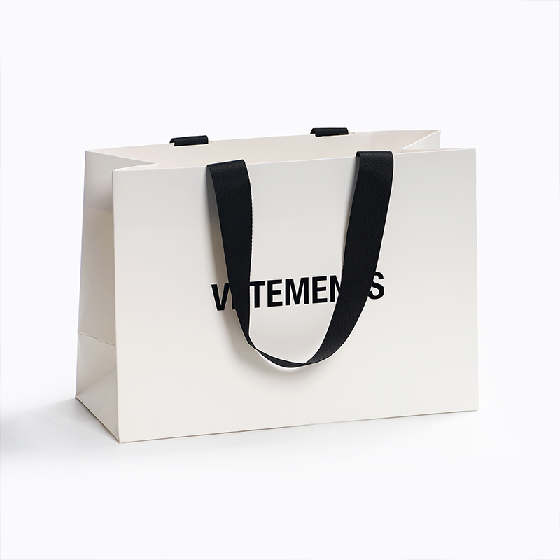 Custom Logo Printed Luxury Kraft Paper Bag Tote Bag Thickened Cosmetics Paper Bags for Clothing Store Supermarket