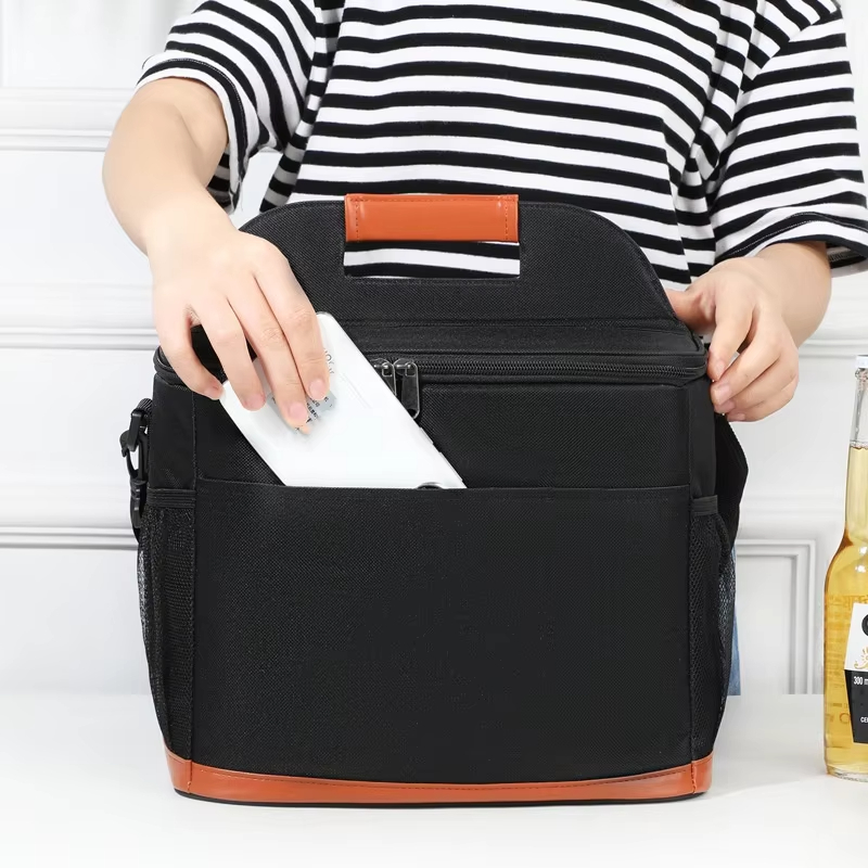 Factory Supply Custom Logo 600D Oxford Cooler Bag Large Picnic Usage Waterproof Cooler Lunch Bag for Frozen Food